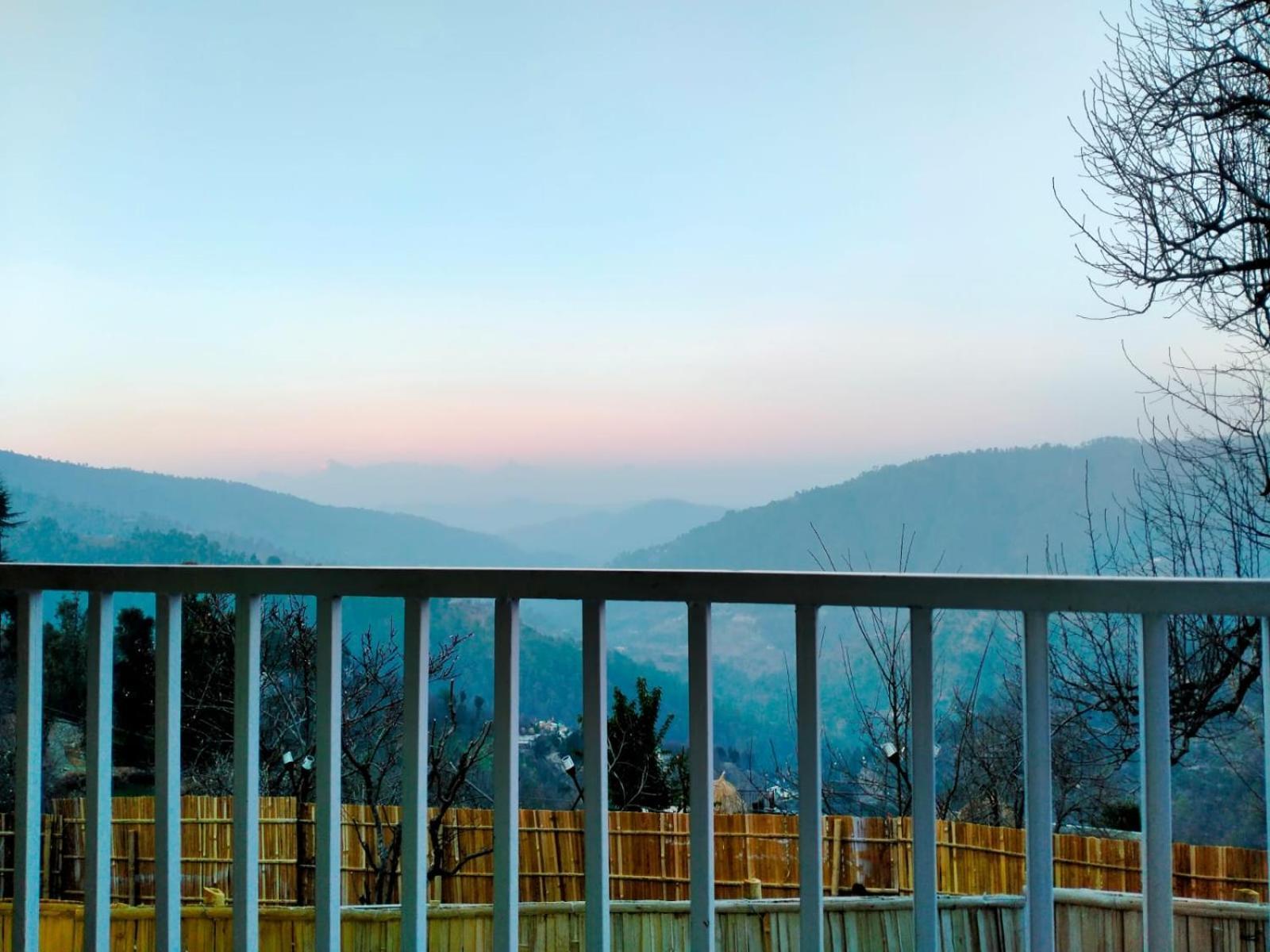 The Pahadi Nest Mukteshwar Hotel Eksteriør billede